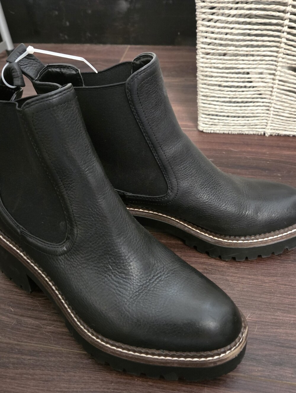 Nordstrom 100% Leather size 8.5 Boots